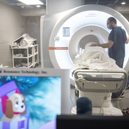 A patient uses the MRI goggles in our MRI suite