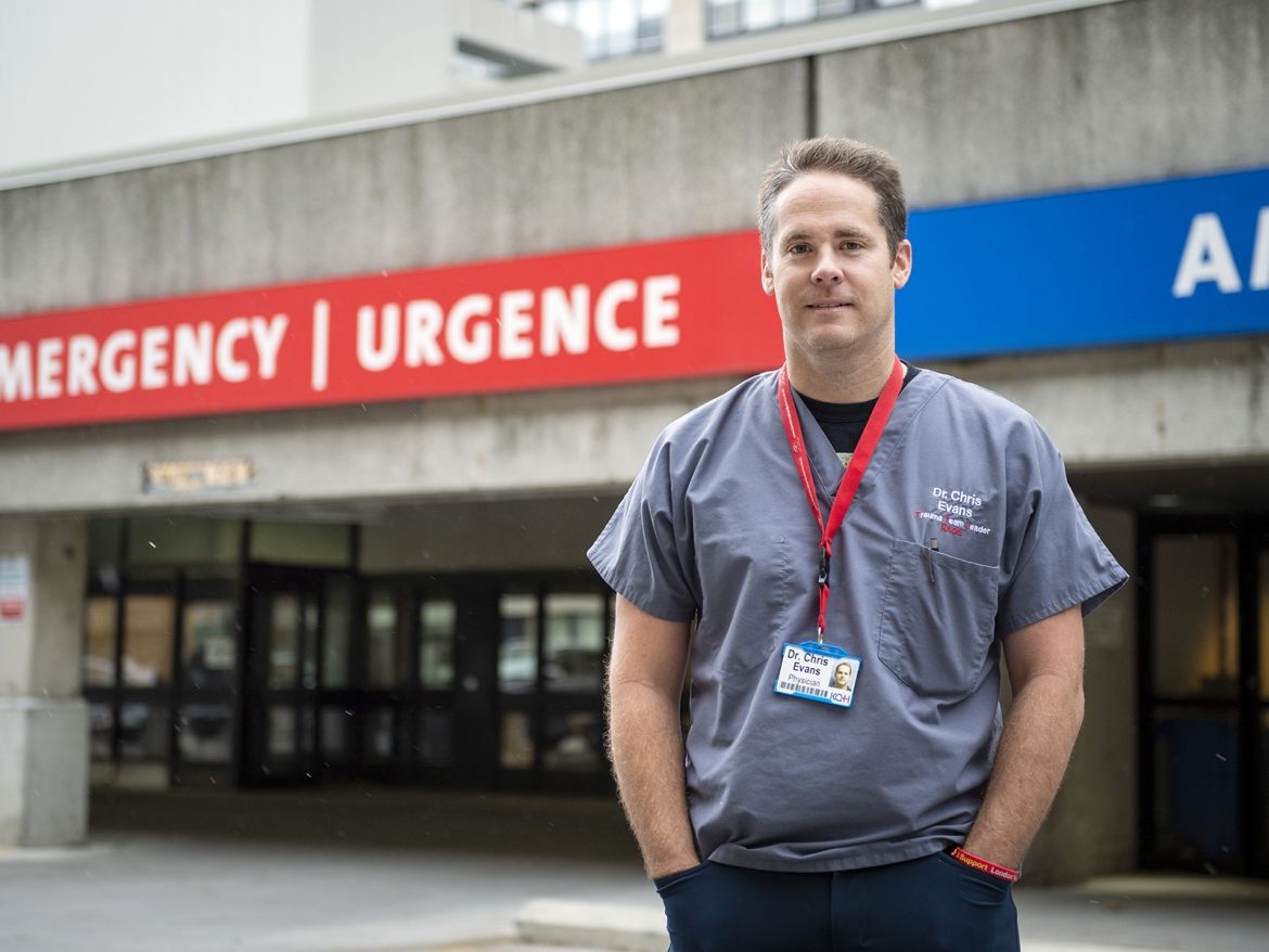 A new study led by Dr. Chris Evans has shown that people who experience major injuries have a much higher risk of being admitted to hospital for mental health disorders.