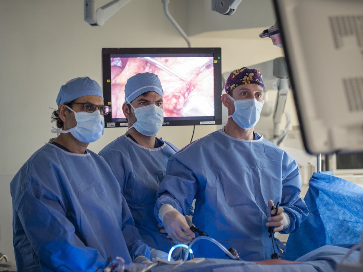 The transplant team prepares to remove the donor kidney laproscopically, which means using small incisions, instead of a traditional larger lower abdominal incision.
